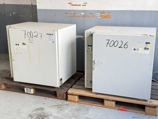 HERAEUS 2 Drying Ovens