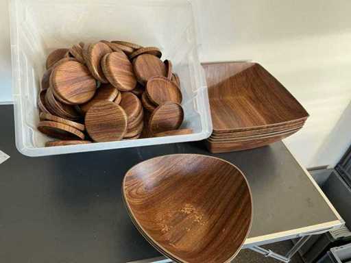 Divers bols d’imitation de bois