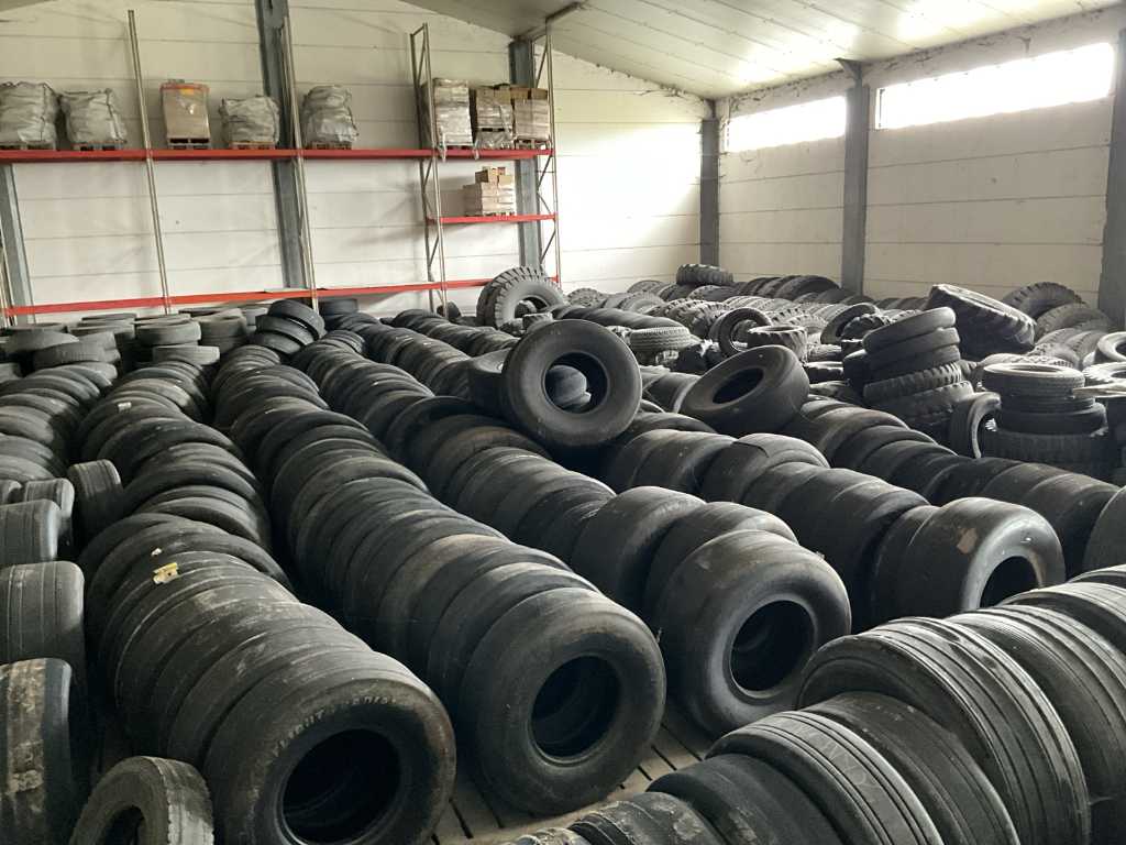 Large batch of tyres