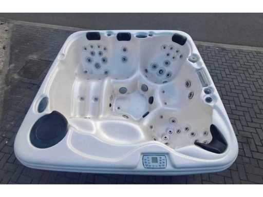 Jacuzzi und Outdoor-Spa