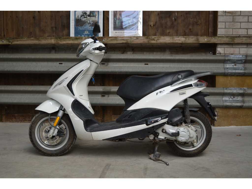 Piaggio Snorscooter Fly 4T | F-470-LR | 2013 | 