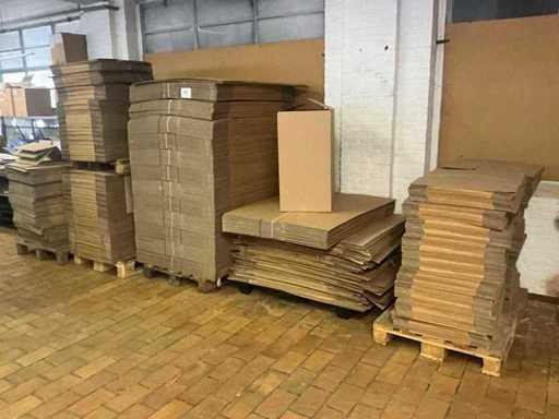 Batch of Cardboard boxes