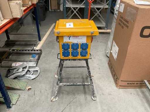 Power distribution box