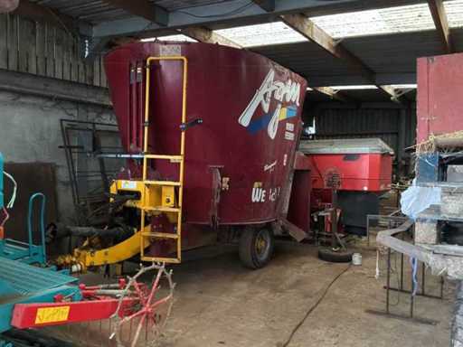 2009 AGM Mixer Trailer