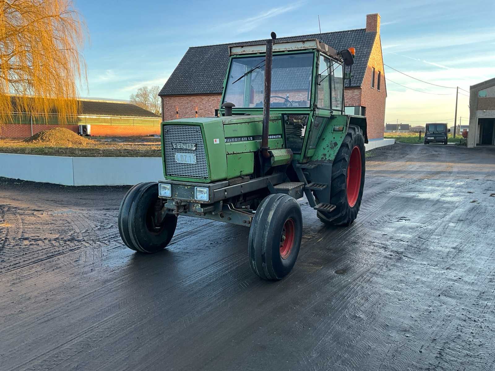1978 Fendt 611LS Two-wheel drive agricultural tractor