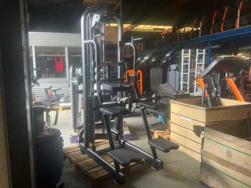 Technogym Selection line Easy Chin Dip Krachtstation