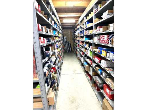 D | As good as new car parts from well-known manufacturers + remaining stock and stock clearance