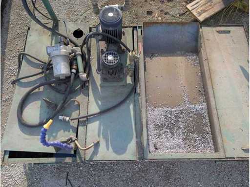 Koelvloeistoftank met koelvloeistofpompen van CNC-werkend