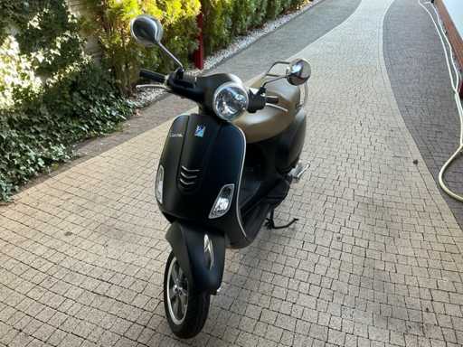 PIAGGIIO Vespa VXL 150 Motorised scooter