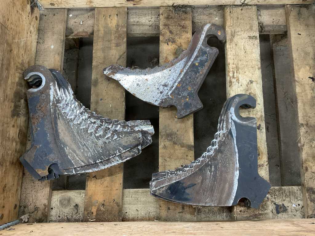 Set of blades for Krone Comprima CF155 XC Round Baler
