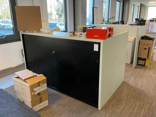 Markant Halfhoge schuifdeurkast met tafeluitbouw