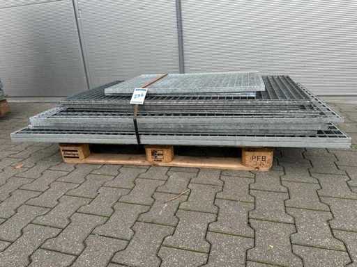 Pavimento a stecche in acciaio (11x)