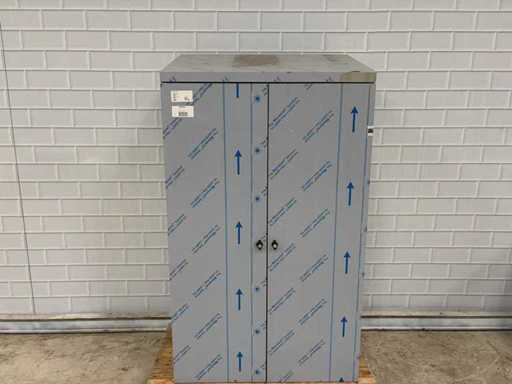 Armoire de rangement en acier inoxydable - Inutilisée