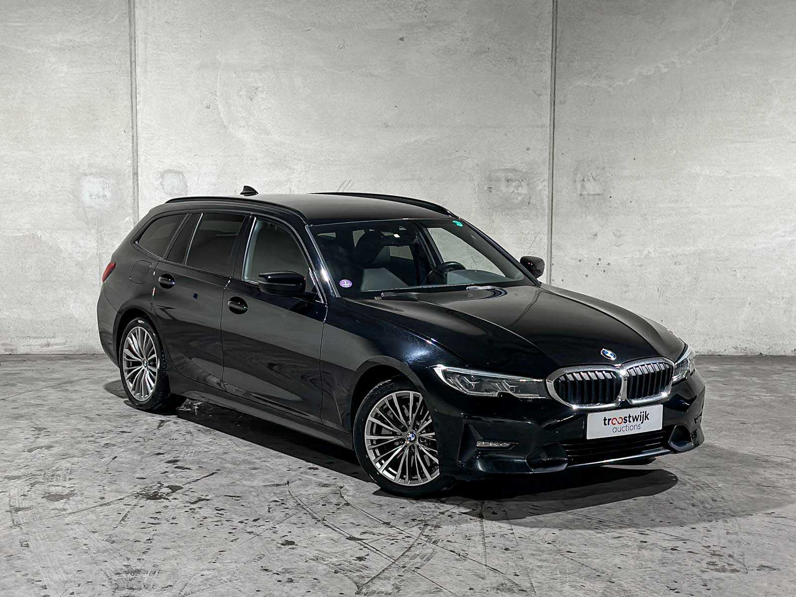 BMW 330e Touring Business Edition Plus 184pk 2021 3-serie (Origineel-NL + 1e Eigenaar) L-480-TL