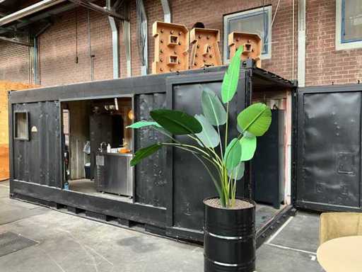 Zeecontainer 20ft omgebouwd tot horecaunit v.v. Nordcap counterkoeler