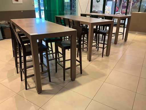 Tavolo da bar con 6 sgabelli da bar (3x)