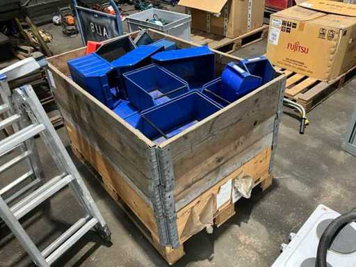 Partij magazijnbakken