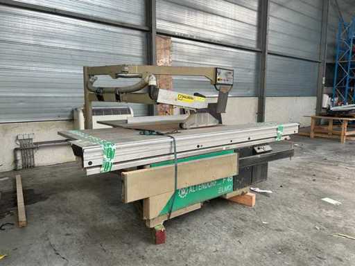 Panel sawing machine
