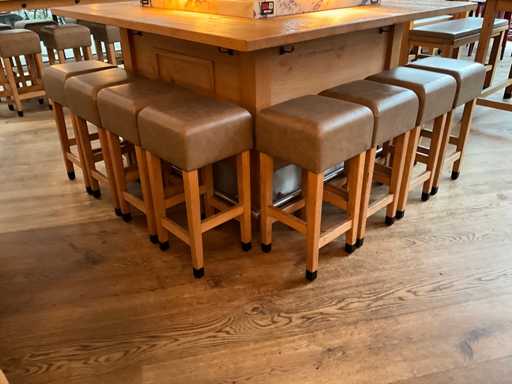 Hutten - Barkruk met lederen zitting (8x)