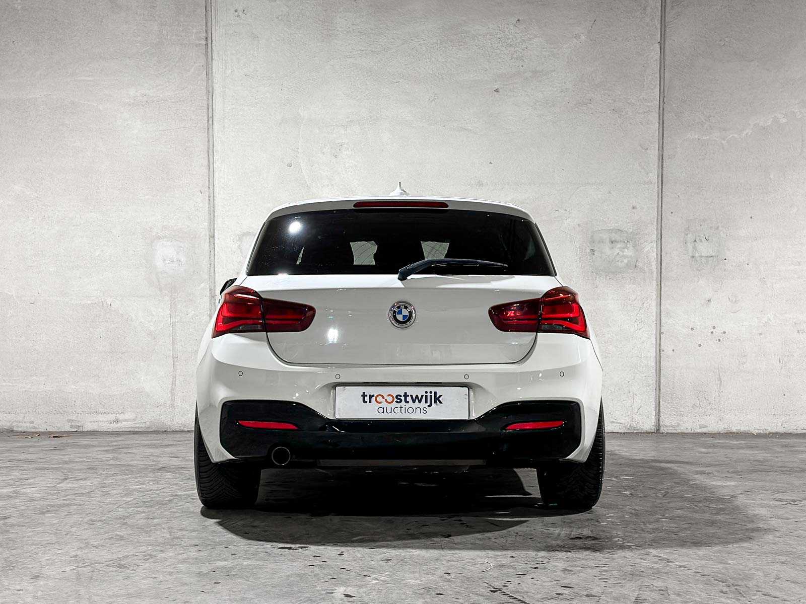 BMW 118i Edition M Sport Shadow High Executive 1-serie 134pk 2019, P-613-RT 