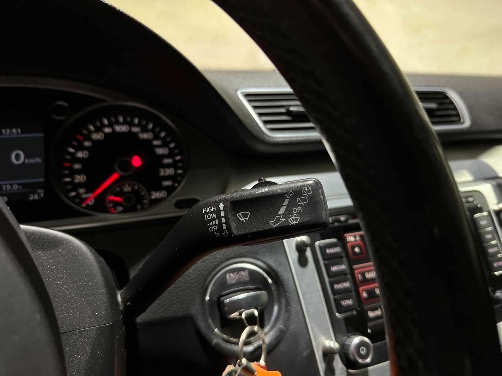 Volkswagen Passat Variant 1.8 TSI Highline 160pk 2011 (Origineel-NL), 71-RPV-9