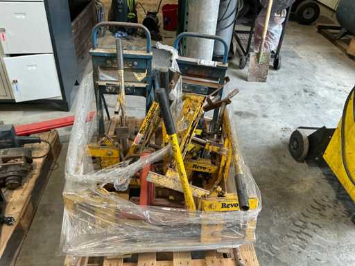 Partij diverse tegelheffers