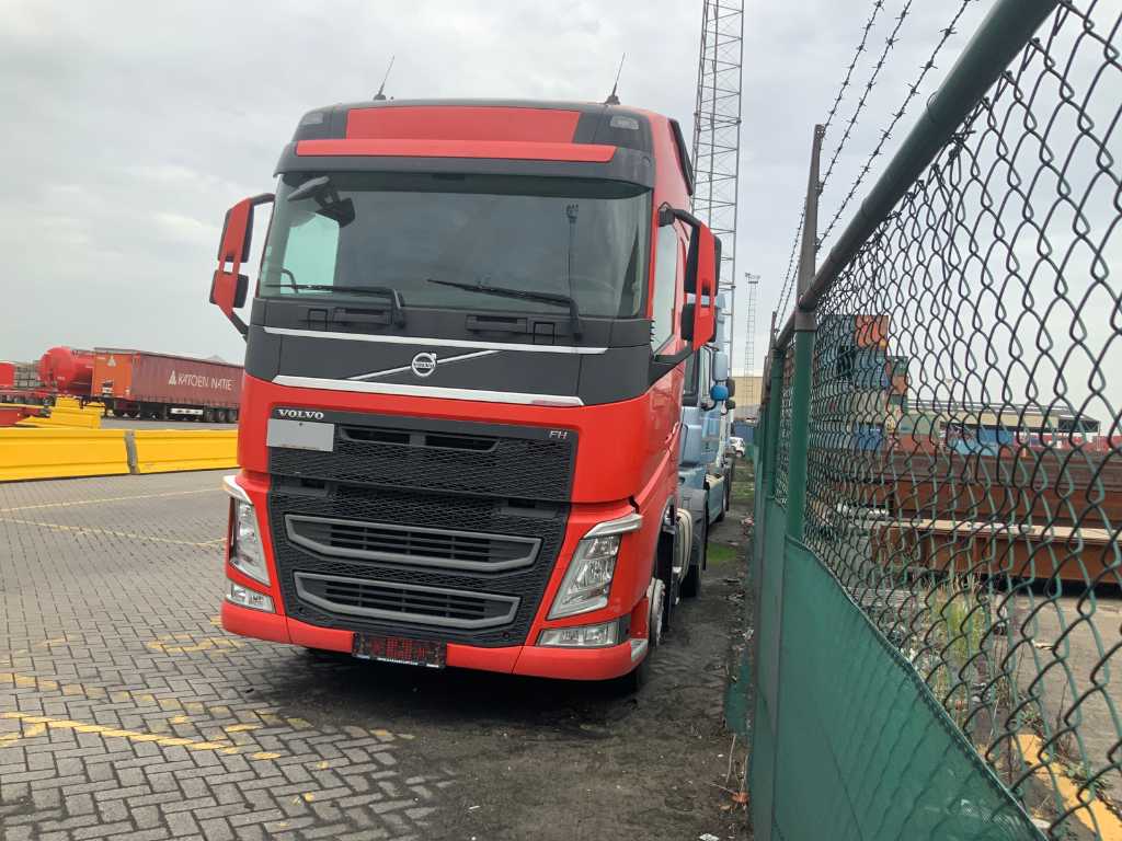 Volvo FH Tractorhead (74113-420)