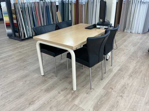 Kantinentisch mit 4 Stühlen