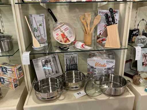 Kitchen items + steamer