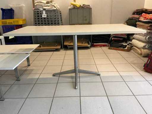 Eetkamertafel