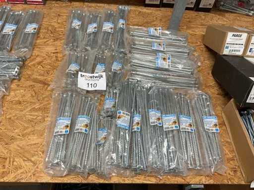 22 Säcke lange Holzschrauben