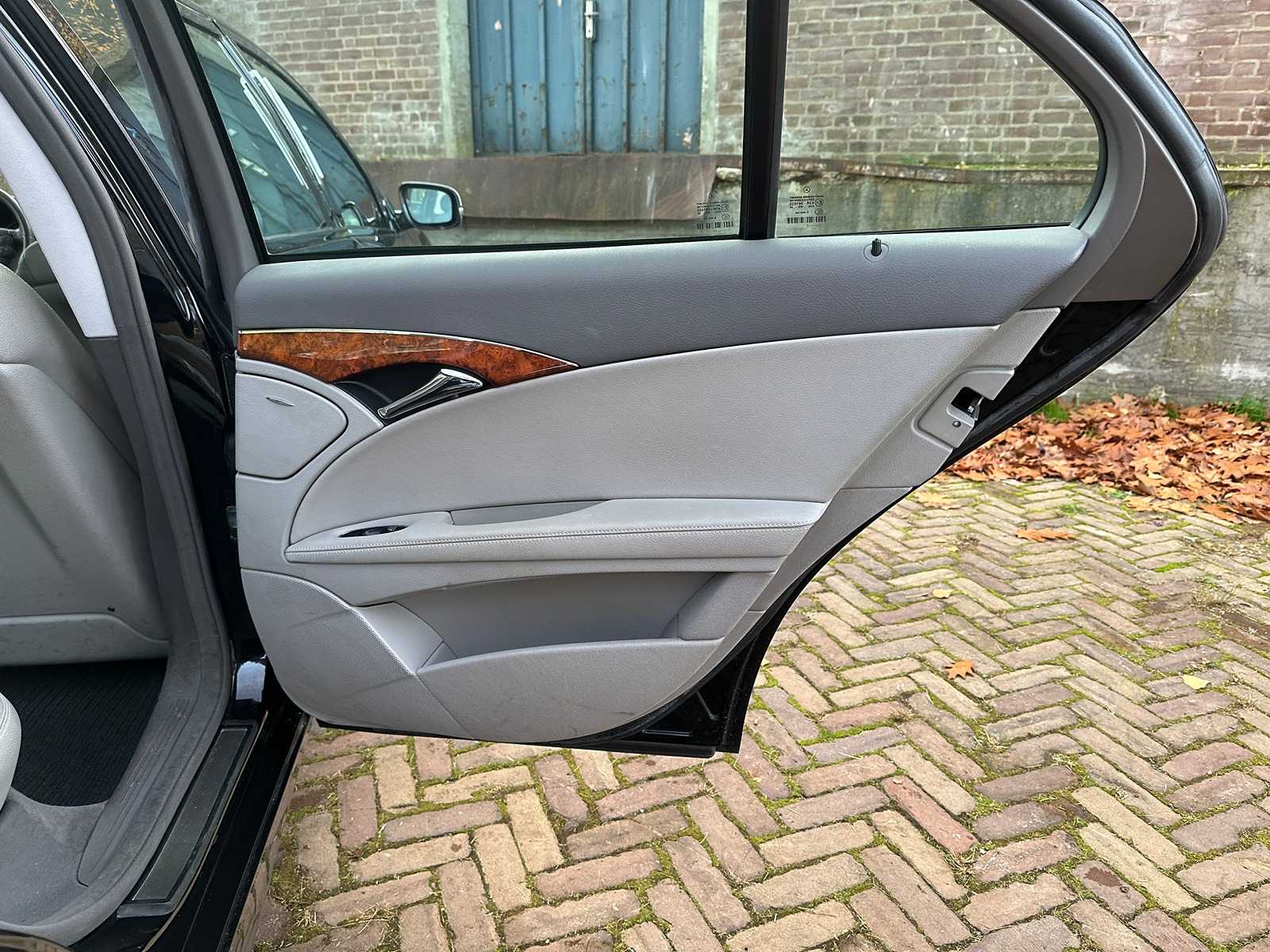 Mercedes-Benz E200 Limousine 2007 E-Klasse (Origineel-NL + 1e Eigenaar), 92-XK-RH Youngtimer