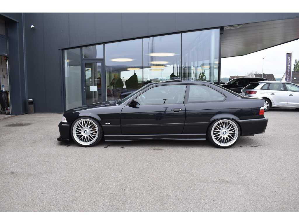 Vettura BMW E36 M3 del 1997