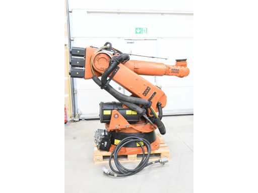 KUKA KR15/2 KUKA KR15/2 robot incl. K C1 besturingskast + KCP KR C1 bedieningspaneel