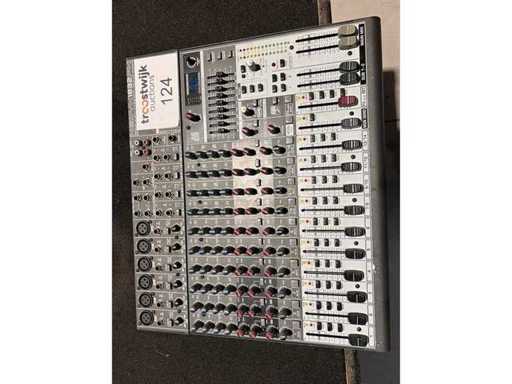Behringer - Xenyx1832FX - Console de mixage analogique