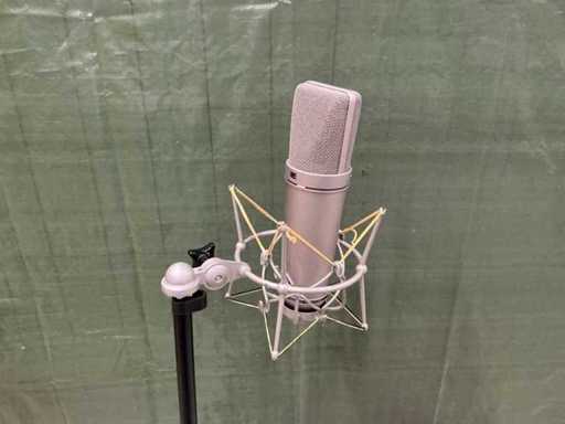 Mikrofon Neumann U87AI-P48 ze statywem