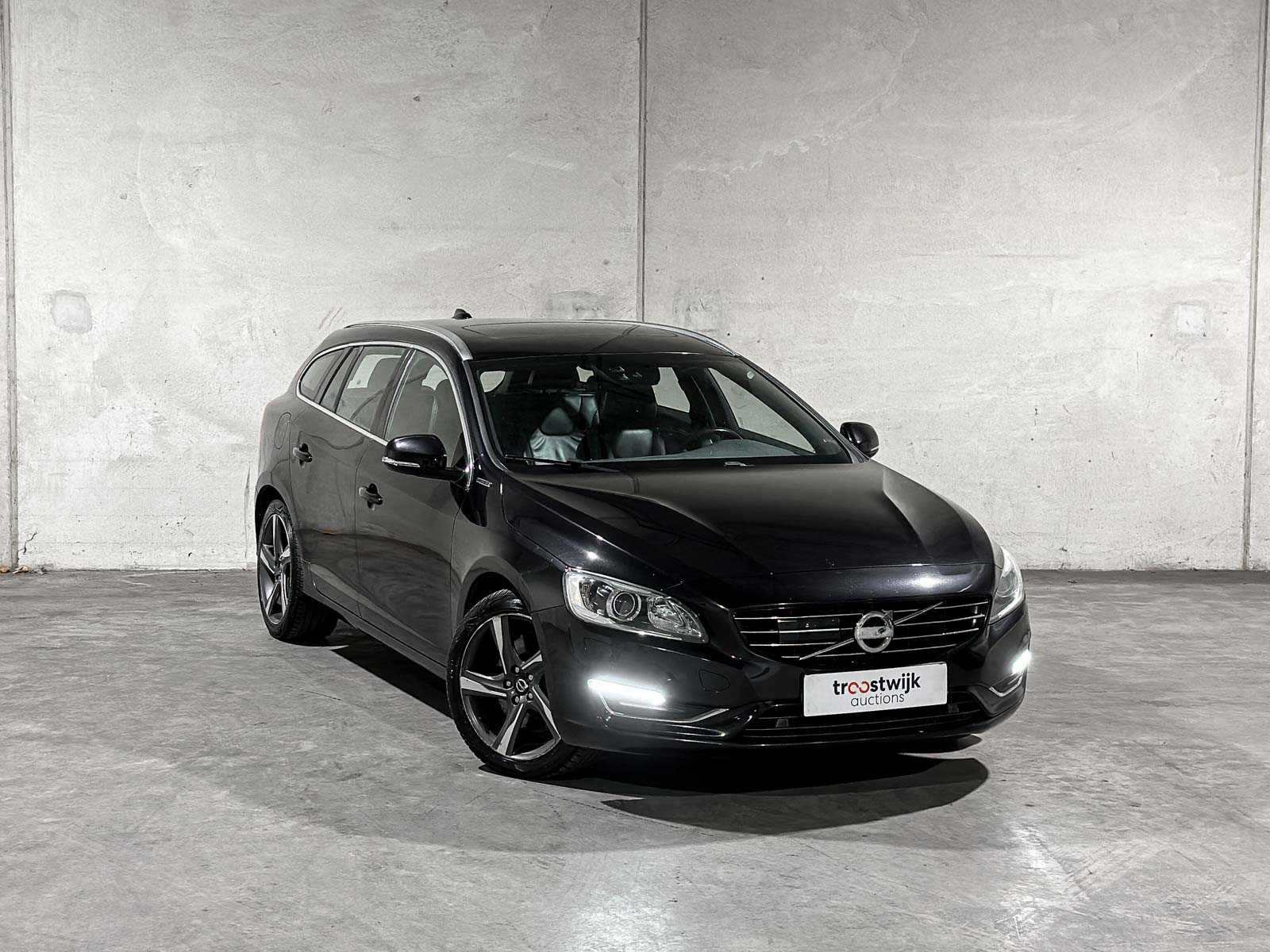 Volvo V60 2.4 D6 AWD Plug-In Hybrid Summum 215pk 2013 (Origineel-NL), 6-SVN-43