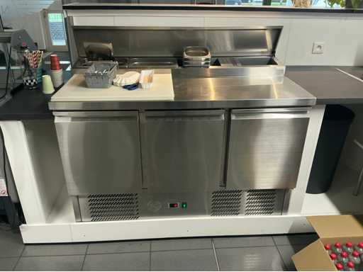 Salladete avec frigo à fond Saladette