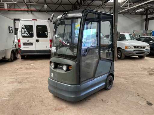 Tractorul de depozit Still R60 din 2001