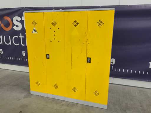 Chemical storage cabinet (2x)