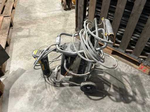 Machine pulvérisatrice de peinture Wagner