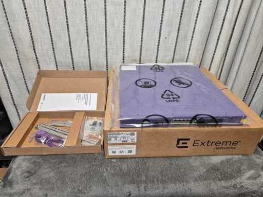 EXTREME Networks – VSP4900-12MXU-12XE – Switch