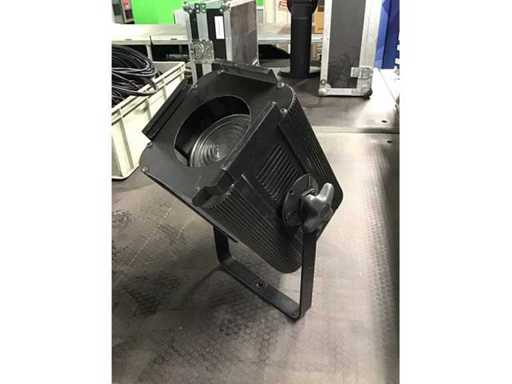 D.T.S THEATRE Spot 300/500 Zoom-Fresnel Stufenlinse