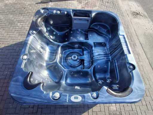 L Spa Jacuzzi 5 persone e spa all'aperto