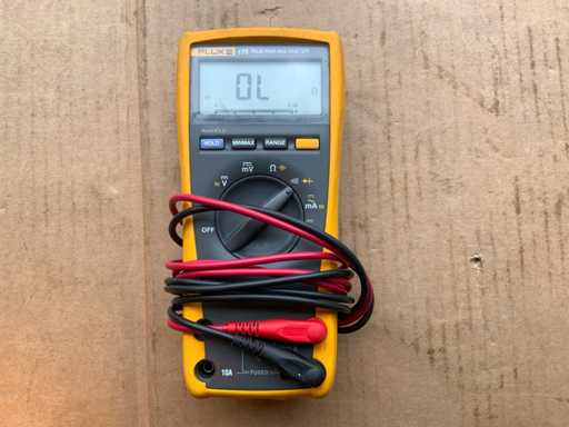 Fluke 175 Digital Multimeter