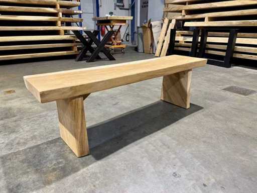 Drewniana ławka Suar 150 cm.