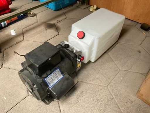 Hydraulic pump unit