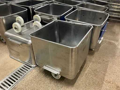 Stainless steel feeding tubs (26x) including Barsso and Food Mate