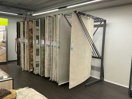 Scaffali per tappeti da negozio