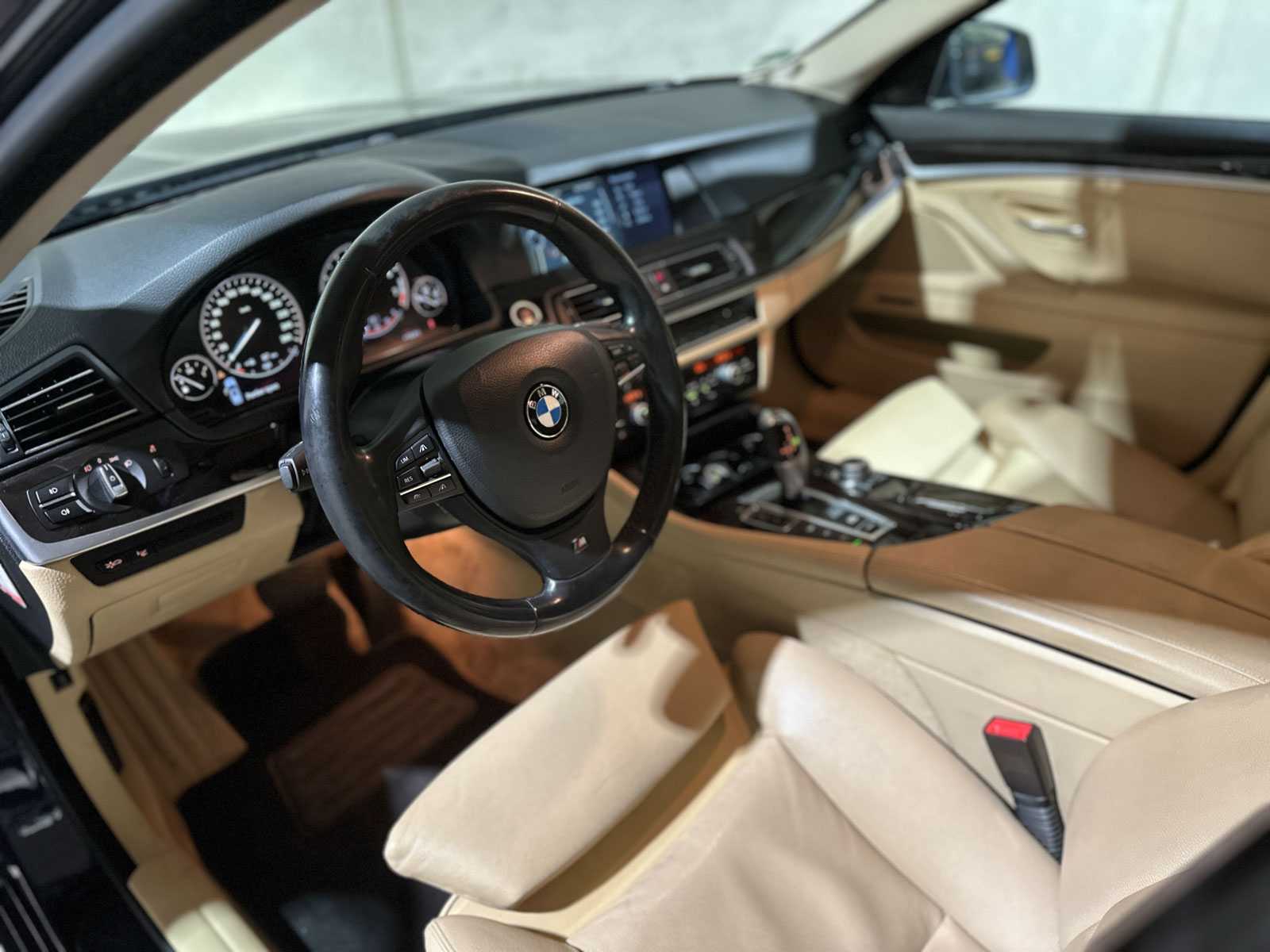 BMW 528xi Touring High Executive 245pk (Origineel-NL) 2012 5-serie, 89-TXH-2